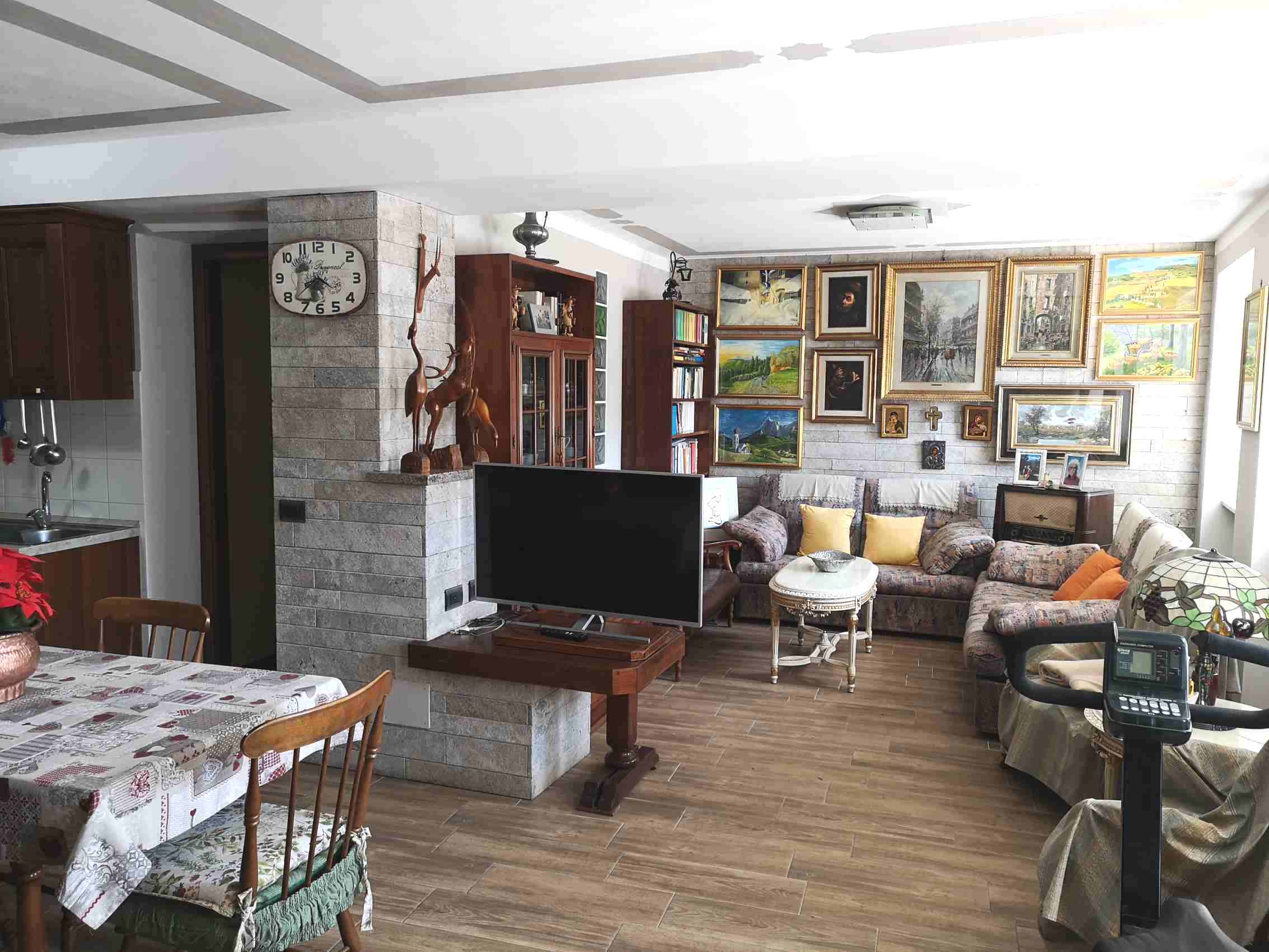 CASA SEMINDIPENDENTE LESSONA RISTRUTTURATA LIBERA