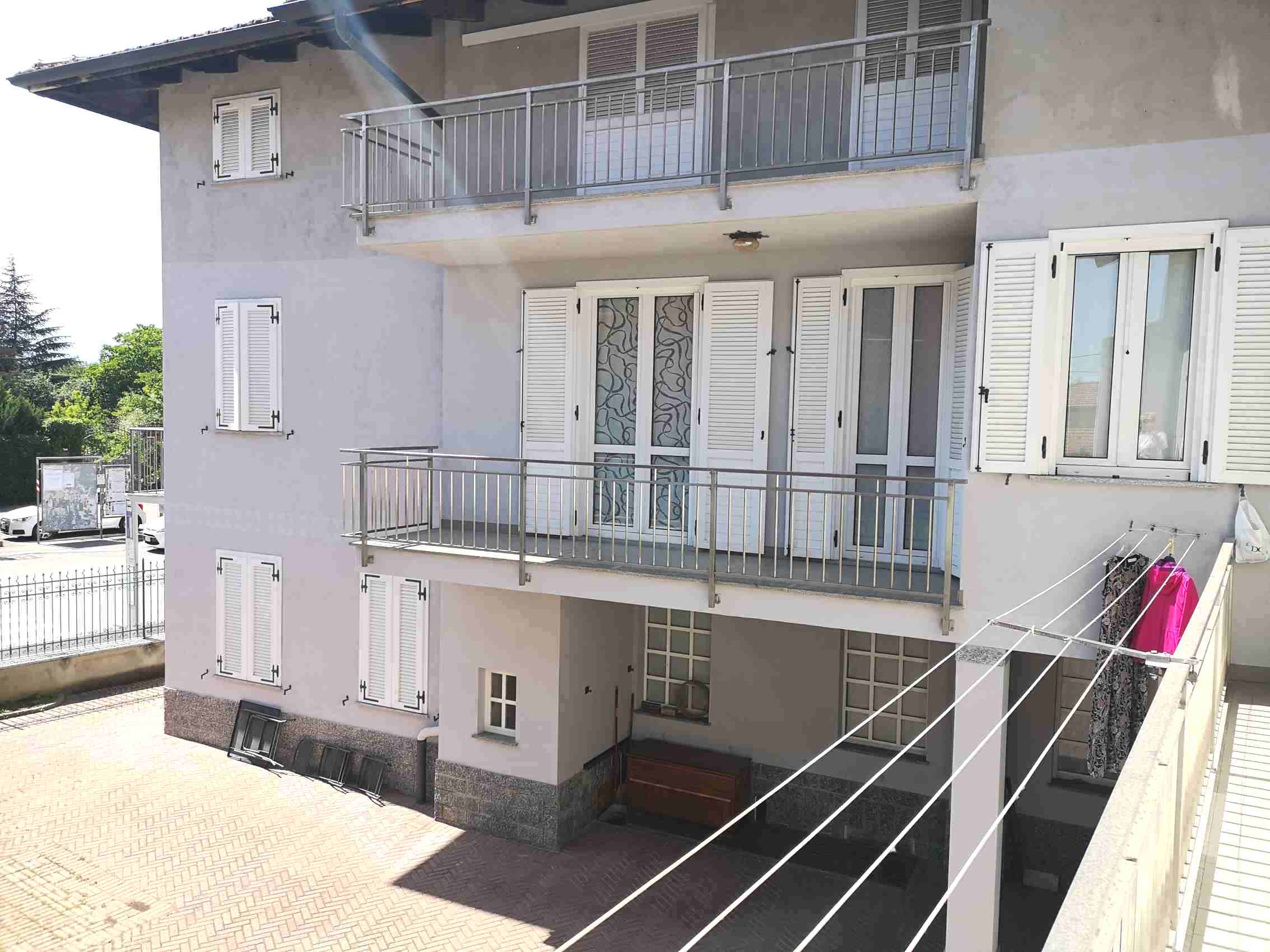CASA SEMINDIPENDENTE CON NEGOZIO – LESSONA-  PRESTO LIBERA